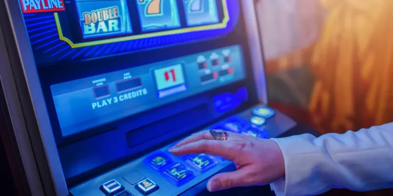 เกมสล็อตแตกง่ายเล่นง่าย ฝากถอนไวใน 1 วินาที